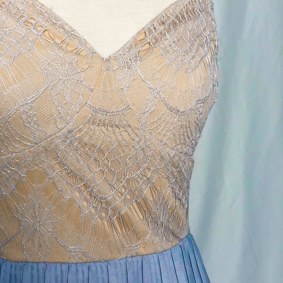 Stunning Ruffle Dress - Picture 4 of 7